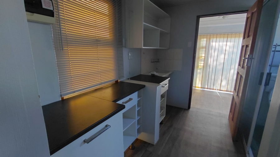 To Let 1 Bedroom Property for Rent in Greenfields Eastern Cape